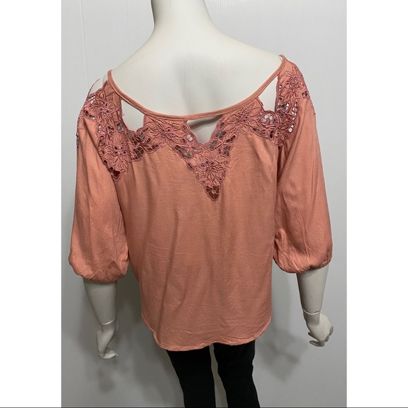 Tiare Hawaii Atlantis Lace Trim Blouse - Picture 6 of 12